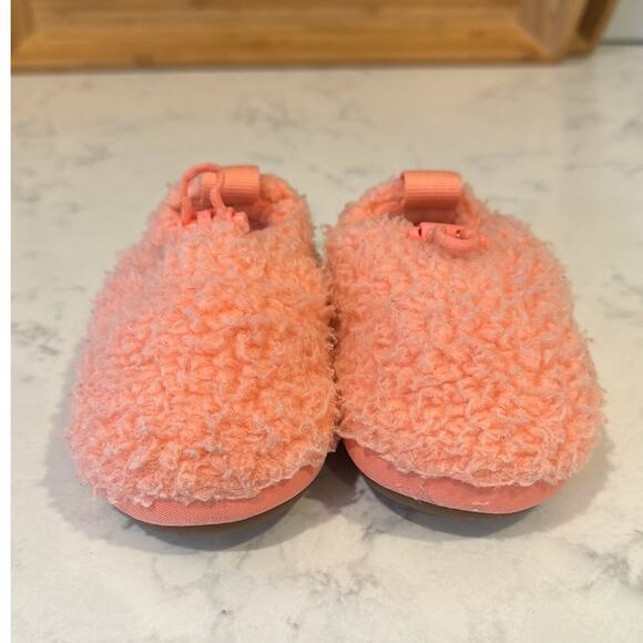Ugg toddler size 6 starfish pink plushy faux shearling slippers cozy warm cabin - Picture 2 of 9